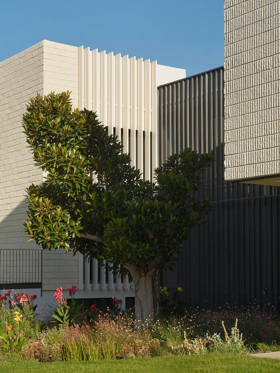 ERRE-ADNREU WORLD-IMAGEN+TEXTO